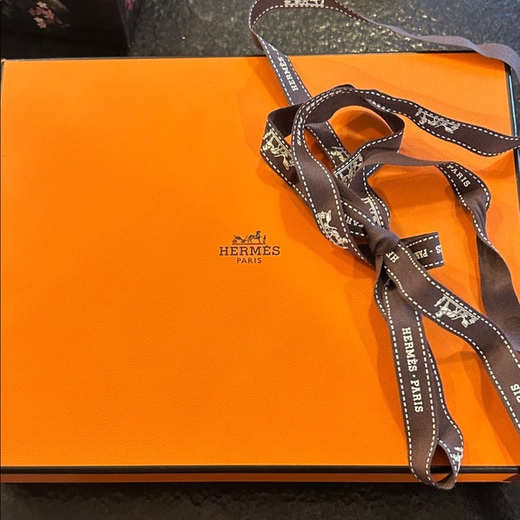 Hermes Ashtray or coin tray or just art to sit out - Picture 2 of 6